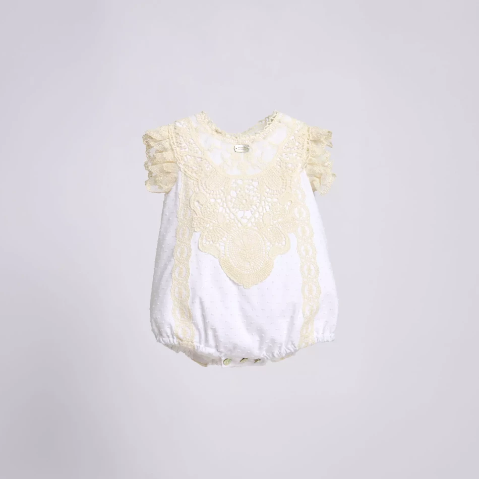 PELELES_0015_SUSURRO-1