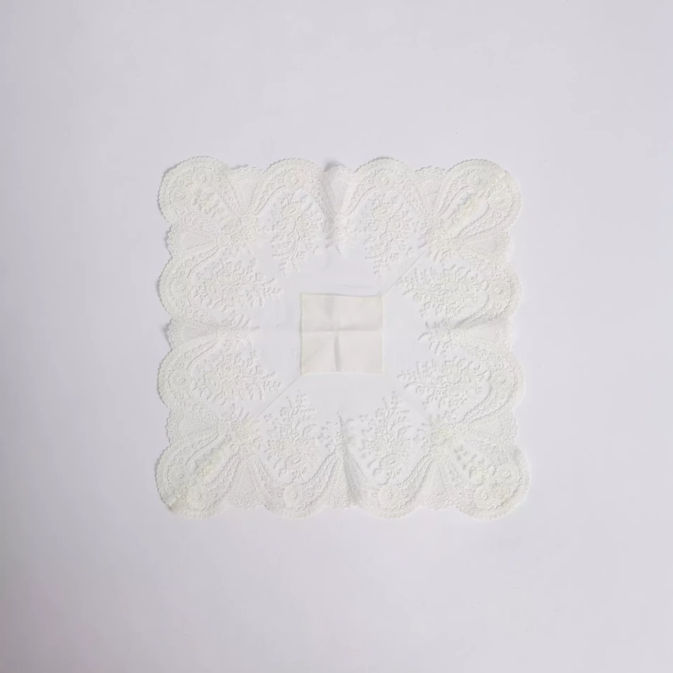 COLECCION-OTOÑO_INVIERNO-2025_0006s_0002_PANUEÑO CUADRADO BLANCO_1