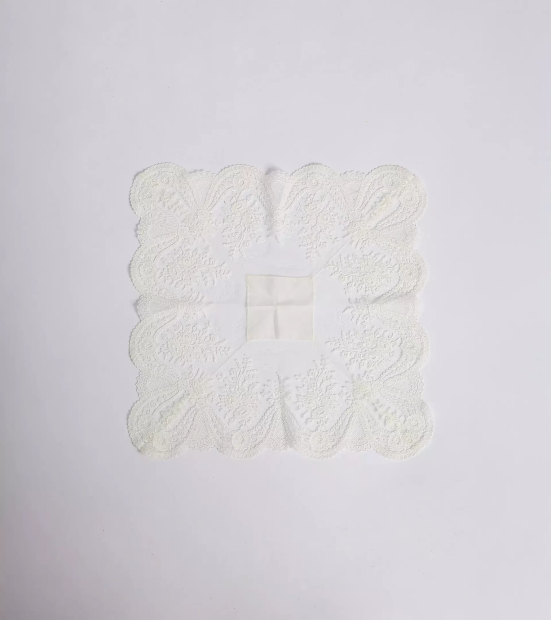 COLECCION-OTOÑO_INVIERNO-2025_0006s_0002_PANUEÑO CUADRADO BLANCO_1