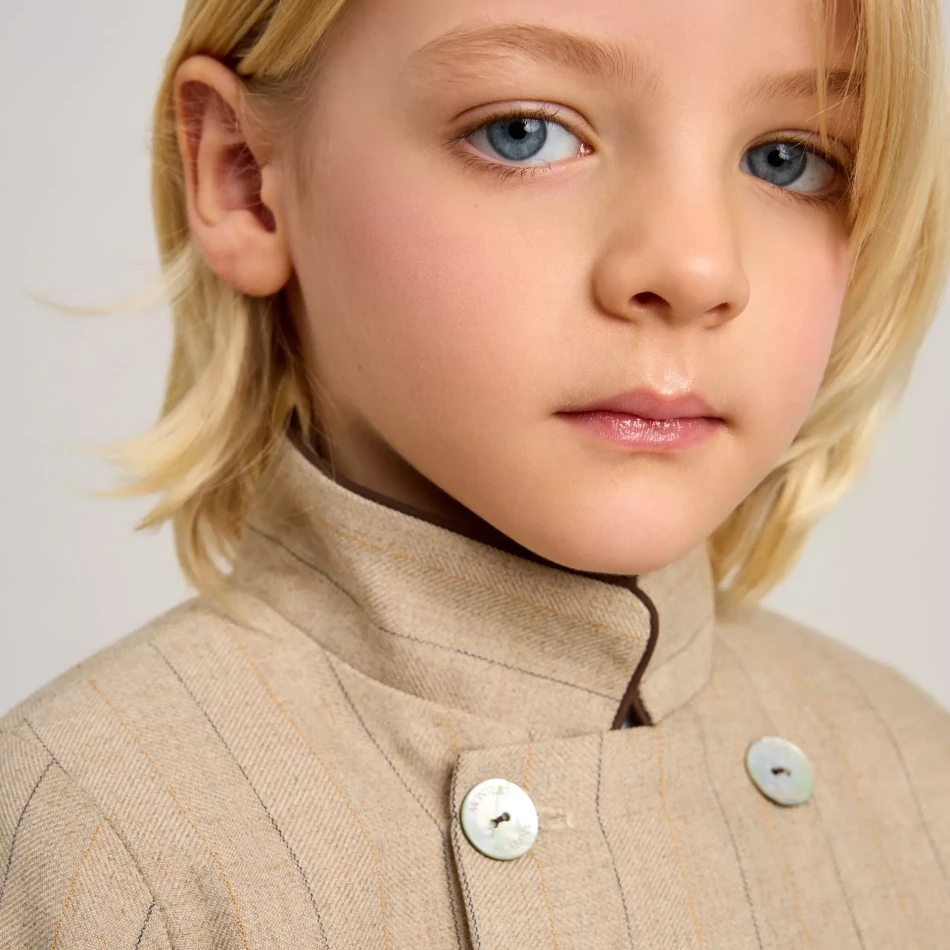 COLECCION-OTOÑO_INVIERNO-2025_0013s_0000_ZERMATT 19 ABRIGO DOBLE ABOTONADURA MARRON_1.3