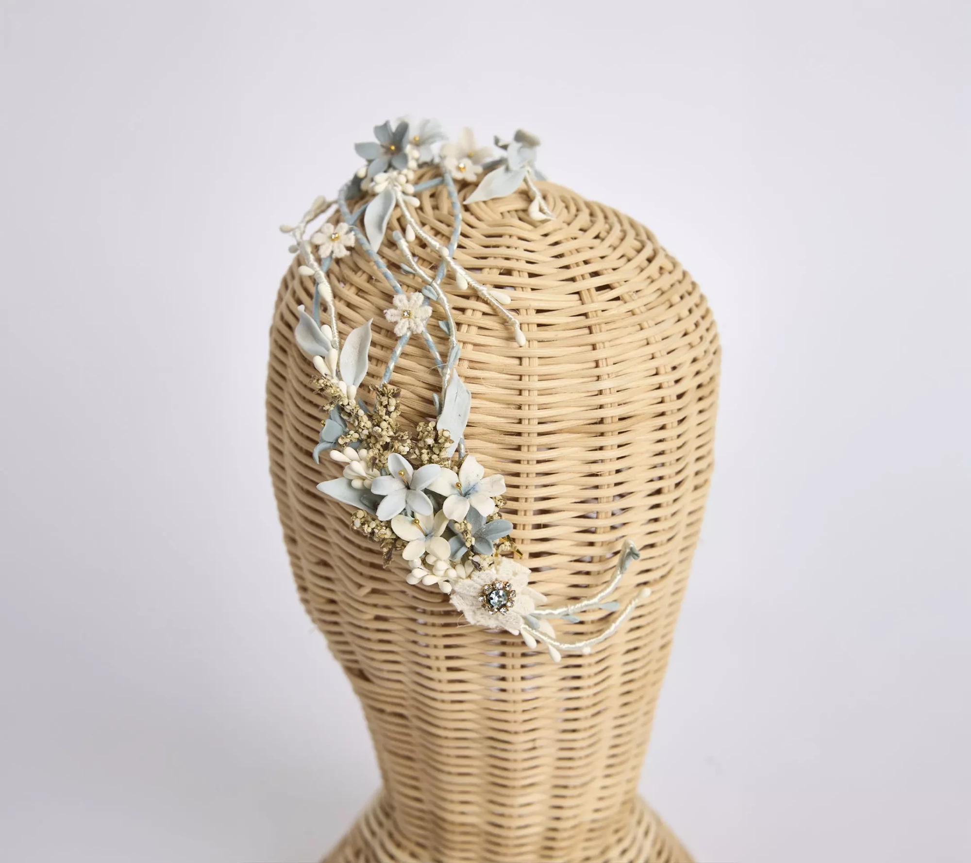 PLANTILLA-MC-PRODUCTOS-960_0000s_0000_OLIVIA 1_0000s_0001_TIARA-DIDADEMA-JIMENA-3