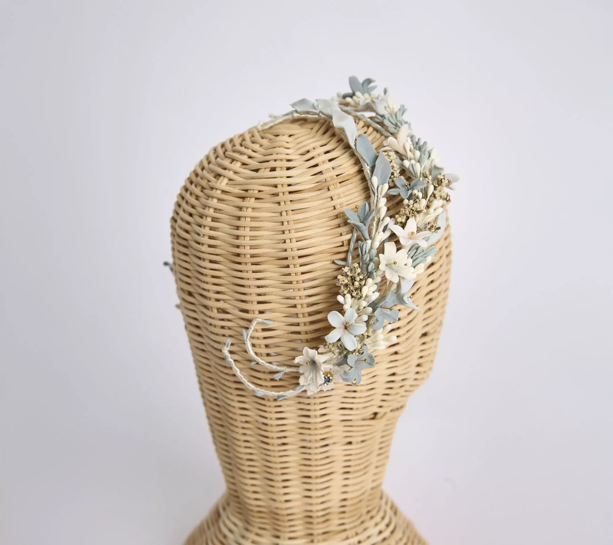 PLANTILLA-MC-PRODUCTOS-960_0000s_0000_OLIVIA 1_0000s_0002_TIARA-DIDADEMA-JIMENA-2