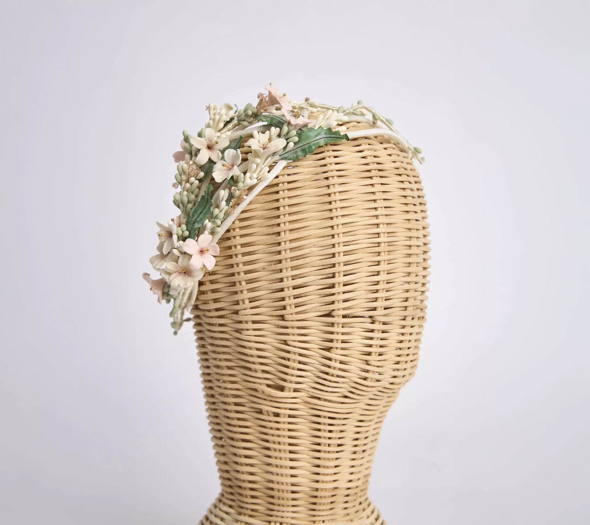 PLANTILLA-MC-PRODUCTOS-960_0000s_0000_OLIVIA 1_0000s_0014_TIARA-DIADEMA-ALMA