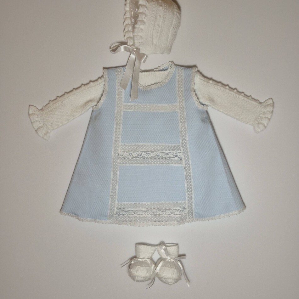 aruca SET jersey, capota y patucos 169€ y faldón 99€