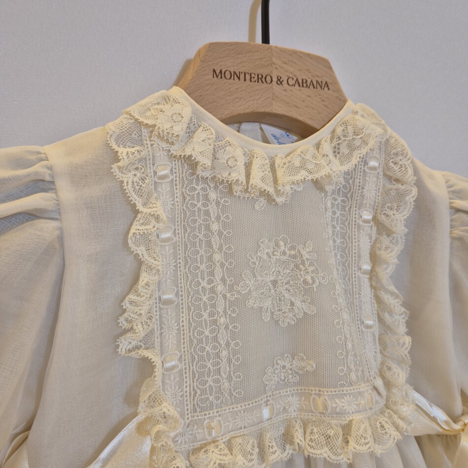 Batón Bautizo Seda Natural 845€